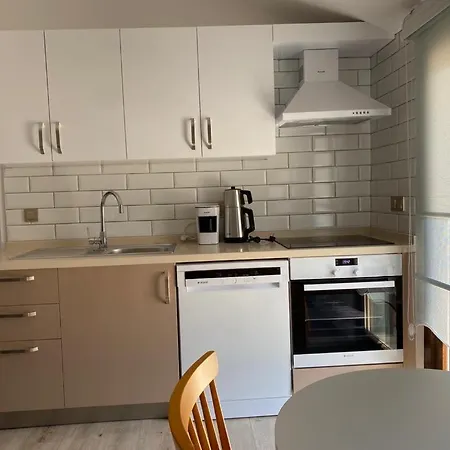 Comfortable Studio With Central Location Near Public Beach Lägenhet *